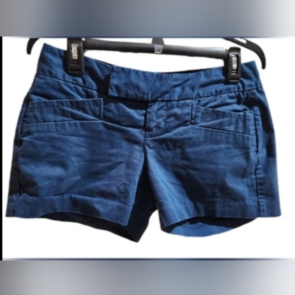 Converse One Star Navy Blue Shorts with Chino Pockets. Sz. 2
EUC